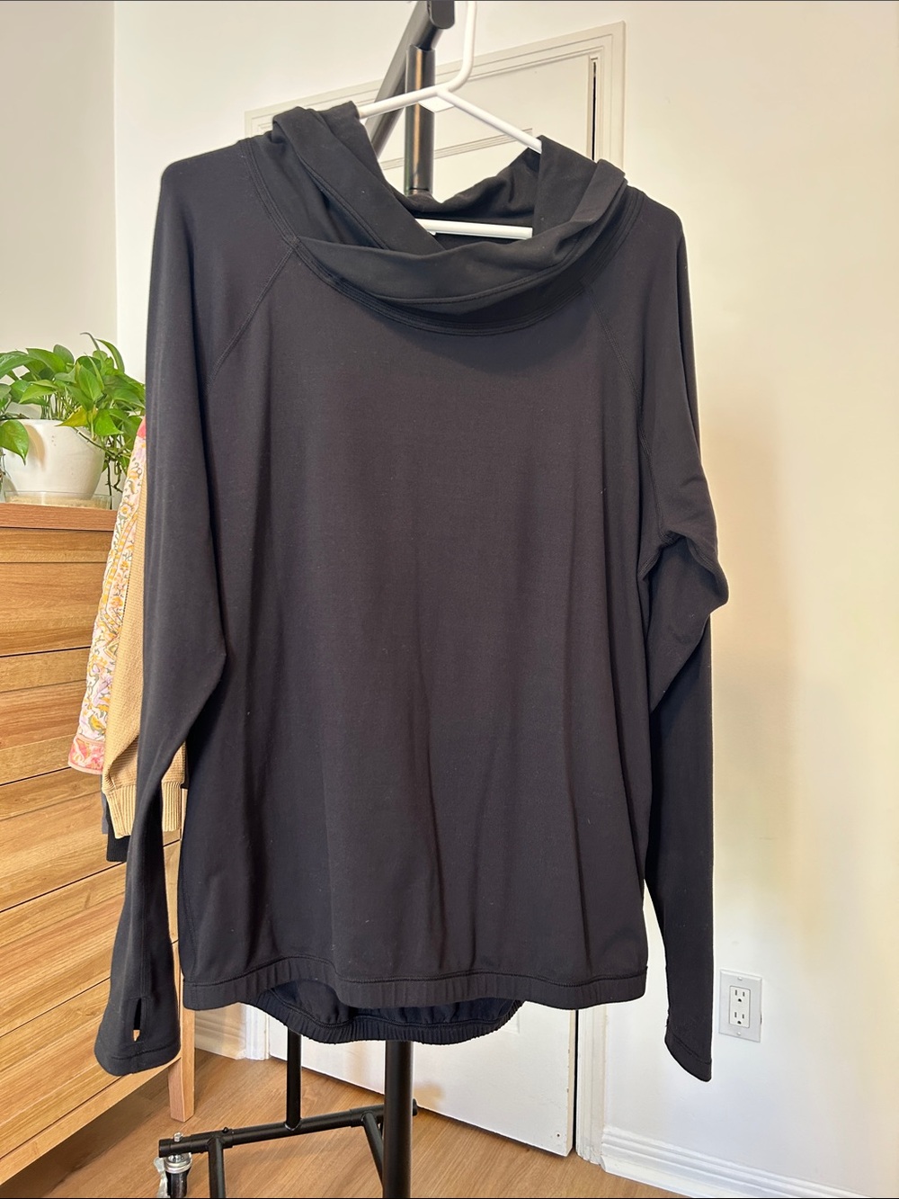 Lululemon Cowlneck Long Sleeve. Best for size 10. PTP 22”. Black. - Picture 4 of 4